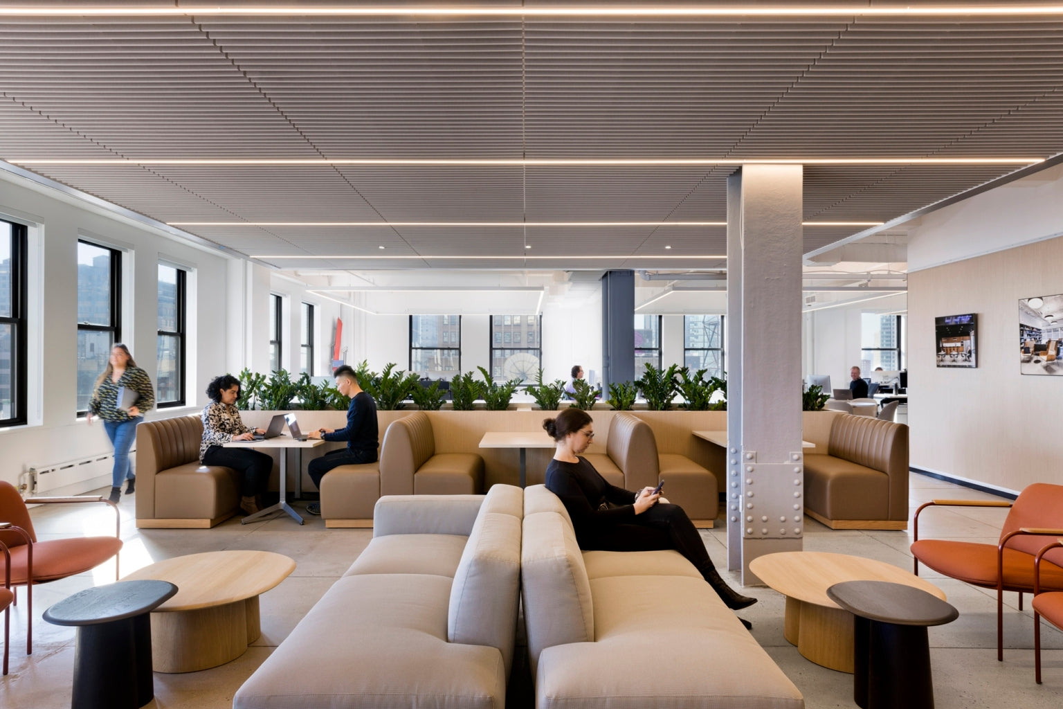 Travel Industry: How to Create an Impressive Office - KLT Office ...