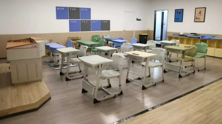 KAD033 Studio Height-Adjustable Student Desk
