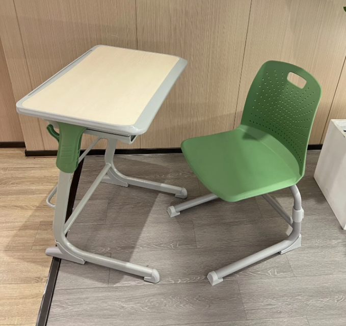 KAD033 Studio 可調式高度學生桌