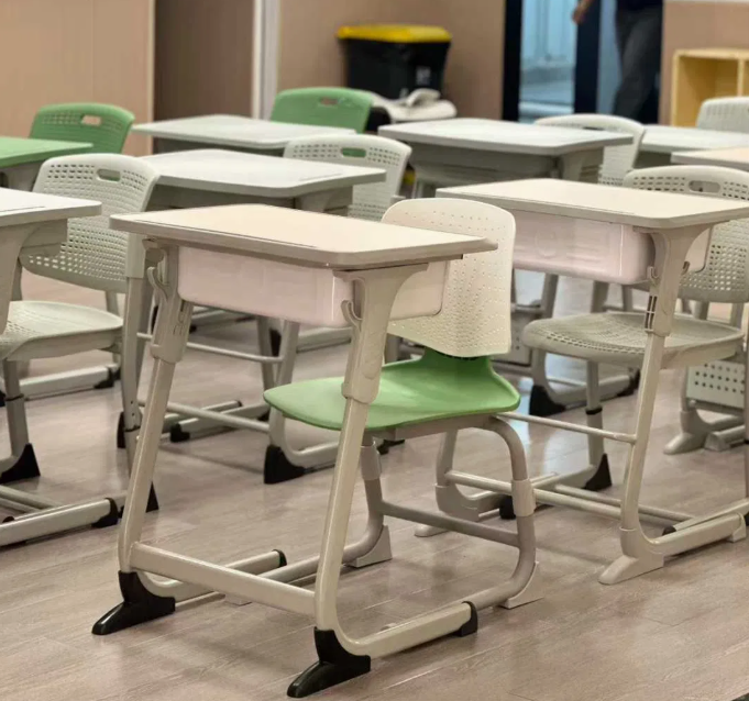 KAD033 Studio Height-Adjustable Student Desk