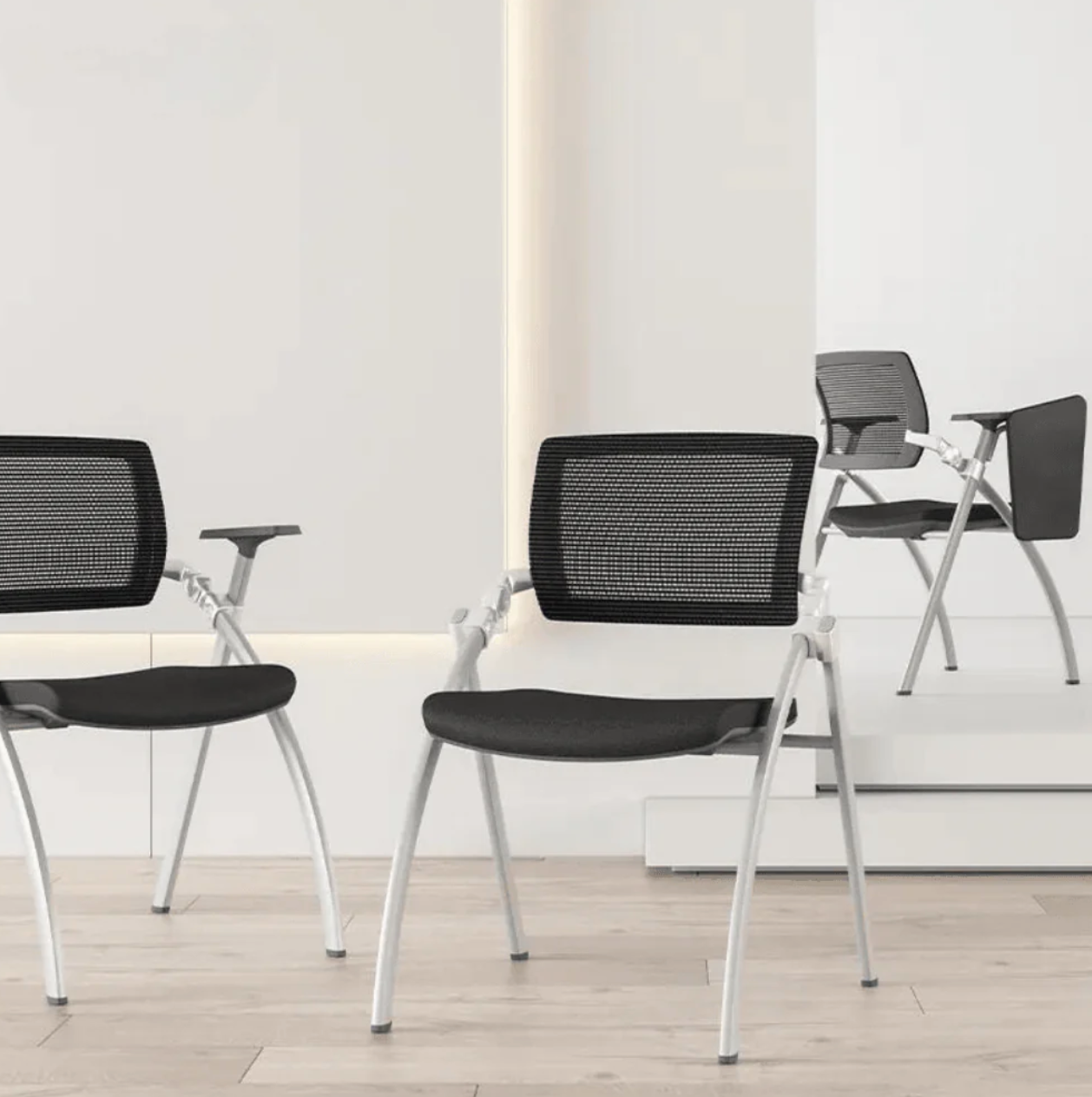 KEM046A Logica 可疊放滑輪培訓椅