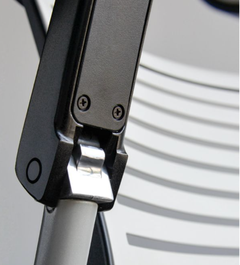 KEM035 Zenith 可疊放手寫板滑輪棉墊培訓椅