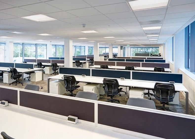 WD7300 Amico 並排式辦公室工作枱 – Metal Edge Panel Desk